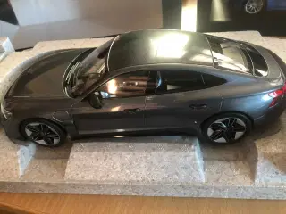 1:18 Audi GT RS E-Tron