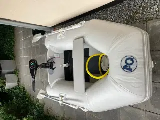 Gummibåd med el-motor