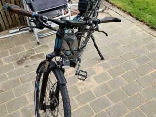 Giant el cykel