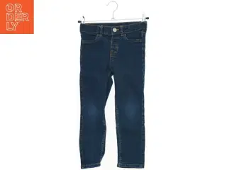 Børnejeans i mørkeblå fra H&M (str. 110)