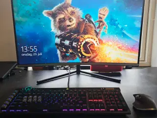 Curved Samsung 32” 4K UHD 60hz Monitor - U32R590CW