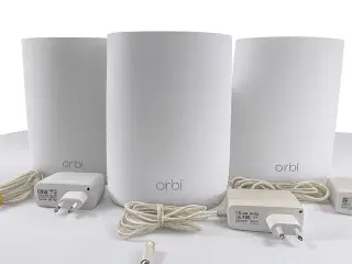 Orbi Mesh RBR50 (AC3000) + 2 RBS50 Satellitter