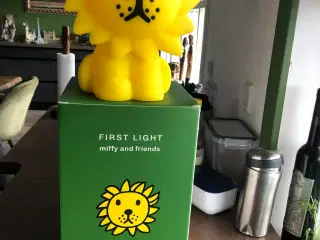 Lion First Light Lampe