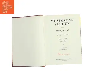 Musikkens Verden af Kjell B. Sandved (Bog)