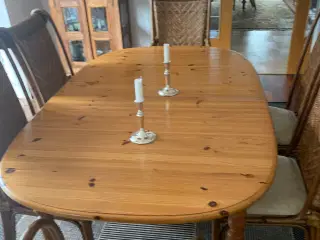 Spisebord+ 6 stole