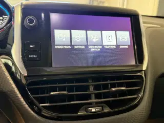 Peugeot 2008 1,6 BlueHDi 100 Allure Sky