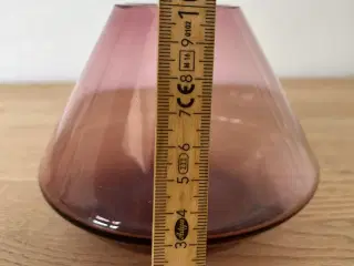 Blommefarvet vase
