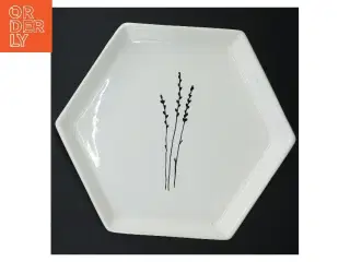 Sekskantet serveringsfad fra Søstrene Grene (str. 23 cm)