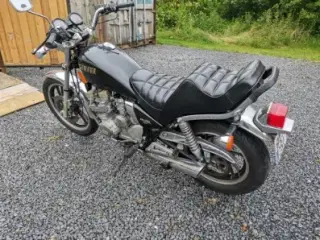 Motorcykel Yamaha 550