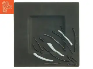 Dekorativ firkantet fad (str. 24,5x24,5 cm)