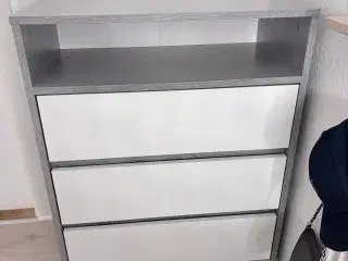 Flot kommode 