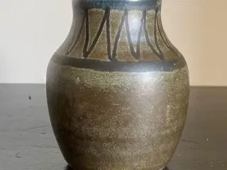 Smuk vase fra johgus bornholm