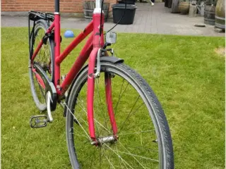 7-gearet, køreklar, altid stået indendørs i varme