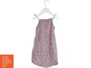Sommerkjole med blomsterprint fra H&M (str. 98)