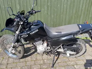 YAMAHA XT 600 E