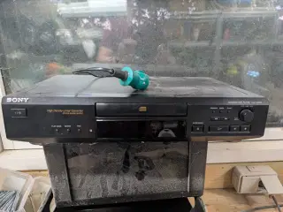 Sony CD afspiller CDP-XE320