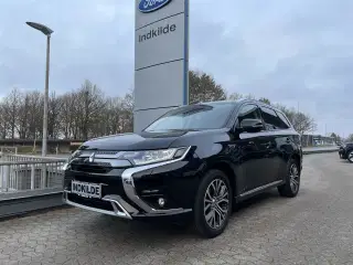 Mitsubishi Outlander 2,4 PHEV Invite CVT 4WD