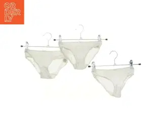 Undertøj (3 stk.) fra M&S (str. 110 cm)