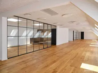 Moderne og eksklusivt kontorlejemål på Strandvejen i Hellerup