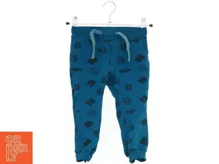 Blå joggingbukser med print fra Name It (str. 92)