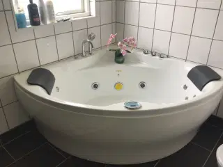 Flot og velholdt Sparbad billig til salg