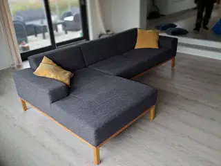 Chaiselong sofa med egetræsramme 