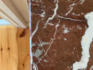 Lille kommode med marmorplade 