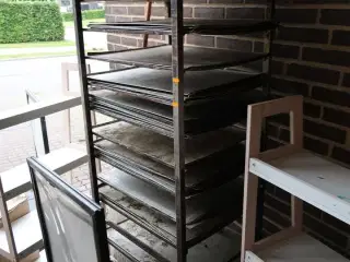 Stikvogn med indhold