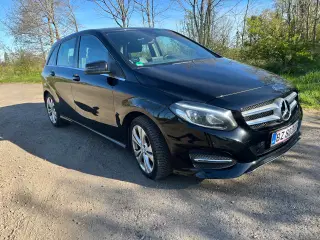 Mercedes B 220 
