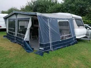 Campingvogn. 6 sovepladser NYSYNET