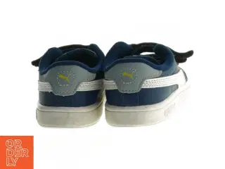Børnesko med velcro fra Puma (str. 24)