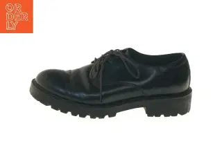 Sorte lædersko fra Vagabond med snørebånd fra Vagabond (str. 41 )