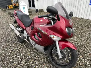 Suzuki GSX750F