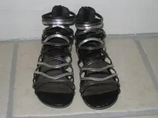 Bteen sandaler