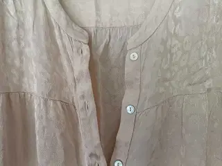 Let kjole fra gustav 