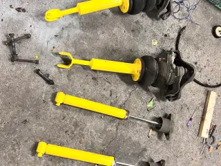 Luftundervogn og forlygter 