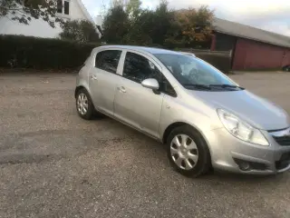 Næsten ny syn   Opel Corsa 1.3  2009   Km kun. 155