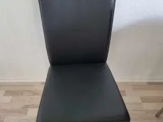 Spisebord med 12 stole