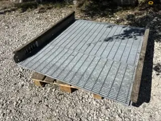 - - - Kørerampe
