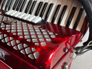 Let Italiensk SVEDANO Piano Harmonika Sælges"