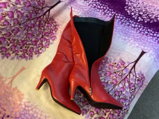 Nye røde støvler i kunst Læder i str. 40