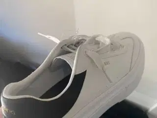 Helt nye Skechers sko 