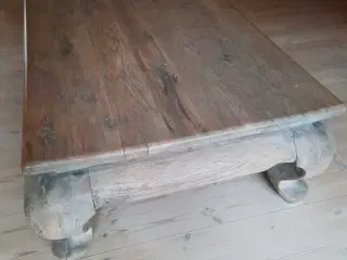 Sofabord i massivt træ