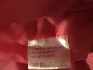 Pink vinterjakke til salg