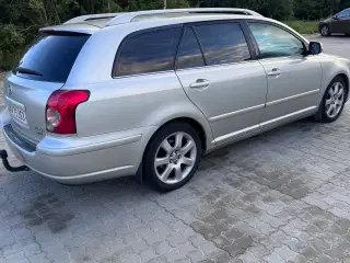 Toyota avensis 1,8