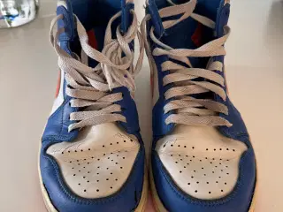 Air Jordan sko - 1 MID
