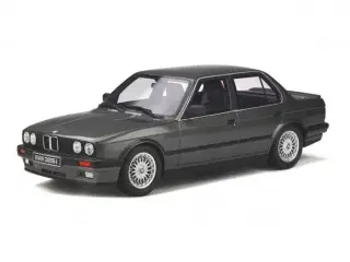 1988 BMW 325i  E30  1:18  