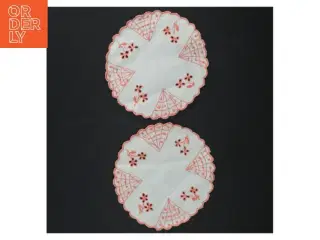 Broderede stofbrikker