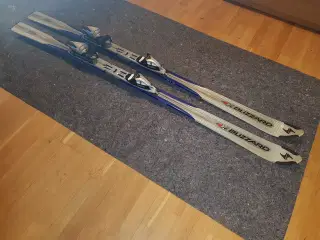 Gode carvingski, 1,8 m, m. Bindinger