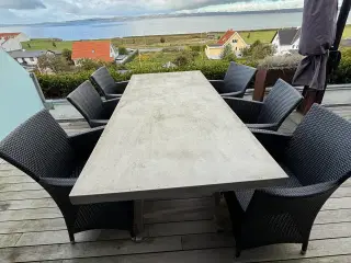Havebord i beton m 6 stole